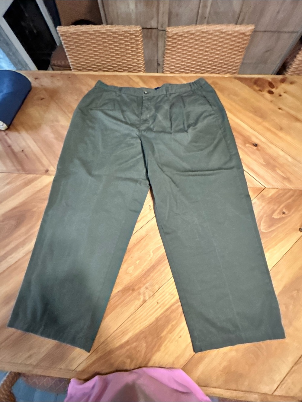 Men’s Basic Editions Olive Green Chino Pants - Picture 5 of 8